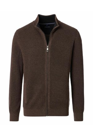 Brun strikket trøje med lynlås og høj krave, ribstrikkede manchetter og kant, med et tekstureret mønster. Fremstillet af blødt, varmt materiale.