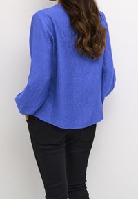 Cream Blus - blue
