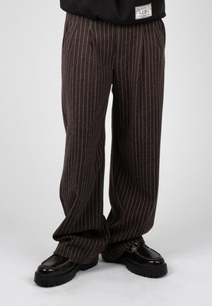 PROHIBITED, REVIVAL PINSTRIPE PLEATED PANTS - Pantalones - brown