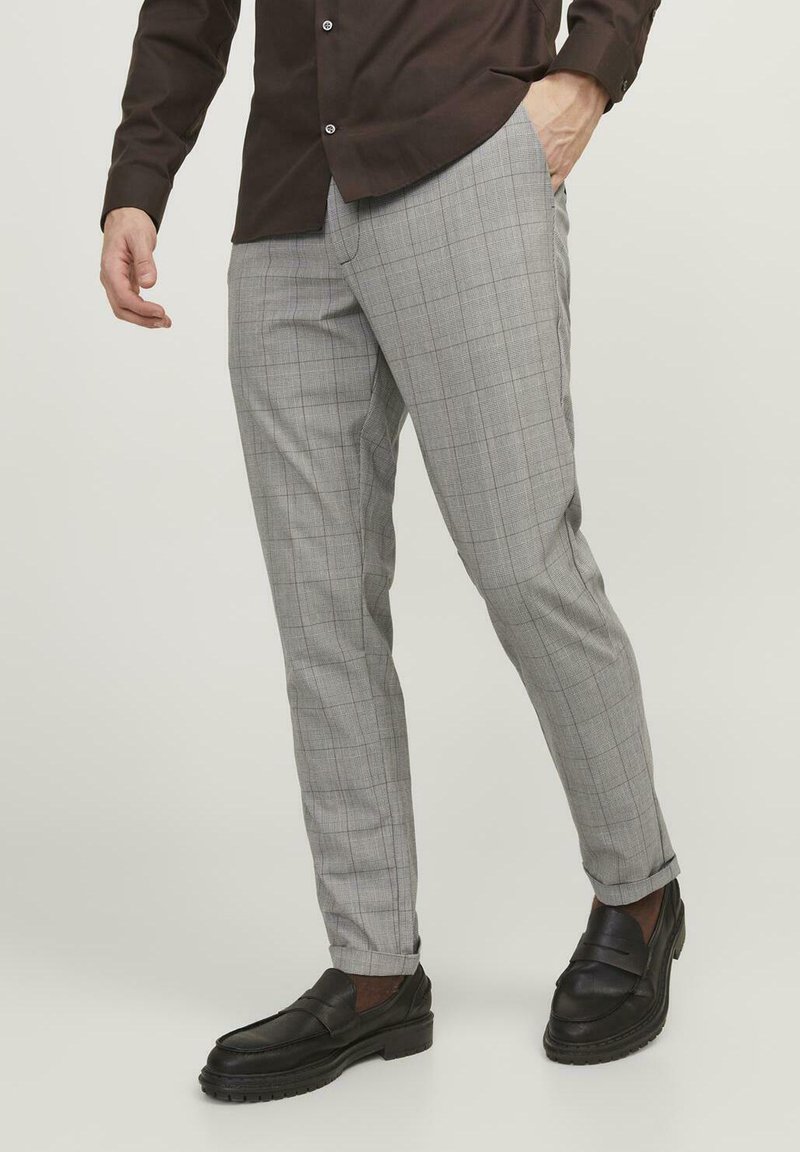 Jack & Jones JPSTMARCO JJCONNOR - Hlače chino - otter