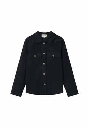 Chemise en velours côtelé bleu marine avec col, fermeture à boutons sur le devant et deux poches poitrine. Présente des boutons en métal argenté et un tissu texturé.