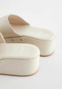 Next FOREVER COMFORT STUDDED REGULAR FIT - Platt slip-in - bone