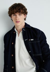Wrangler KOBE CHORE JACKET - Giacca di jeans - bad hoss