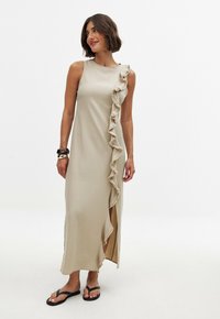 NA-KD RUFFLE DETAIL FRINGE - Maksimekko - beige