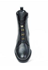 CARAMELO Botines con cordones - black