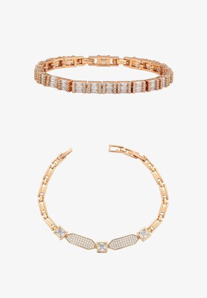 Két arany karkötő: az egyik téglalap alakú áttetsző kövekkel, láncszemes mintával, a másik geometrikus áttetsző kövekkel és pavé díszítésekkel egy láncszemes szíjon.