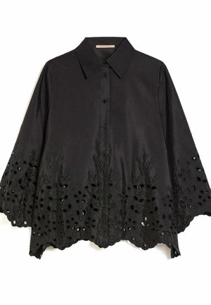 Blusa nera con colletto, dotata di chiusure a bottoni e ricami floreali con ritagli all'orlo, creando un bordo ondulato.