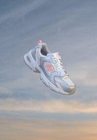 Δεν επιλέχθηκε, silver-coloured metallic/pink lemonade