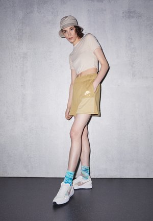 Nike Sportswear AIR - Shorts - barley/wheat grass/lemon drop