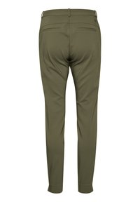 Pantaloni su misura verde oliva con una finitura in tessuto liscio, dotati di due tasche posteriori e un design slim fit.