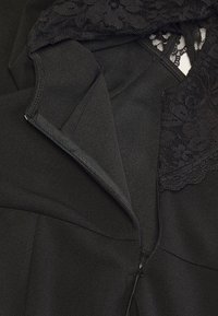 Even&Odd Φόρεμα σε ίσια γραμμή - black