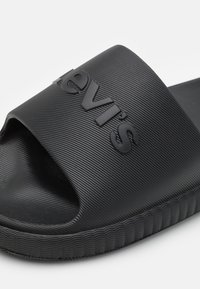 Levi's® JUNE NEXT - Sandalias planas - full black