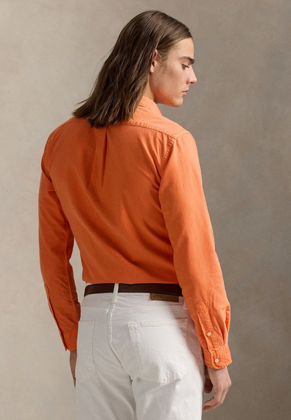 SLIM FIT GARMENT-DYED OXFORD SHIRT - Shirt - spring melon4