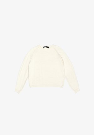 Bela pulover iz mehkega materiala, z okroglo vratno odprtino, dolgimi raglan rokavi ter rebrastimi manšetami in robom. Minimalističen dizajn, brez vzorcev.