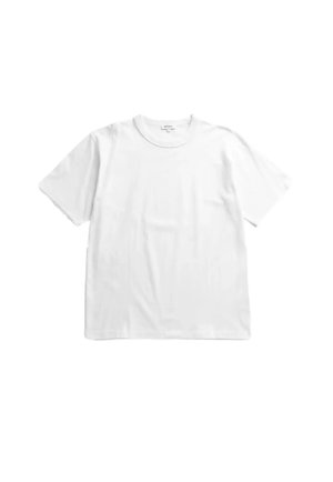 Schlichtes weißes Baumwoll-T-Shirt mit kurzen Ärmeln und Rundhalsausschnitt, flach auf weißem Hintergrund liegend.