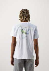 Only & Sons - ONSSMART TEE - Marškinėliai su spaudiniu - white Miniatiūros vaizdas 1