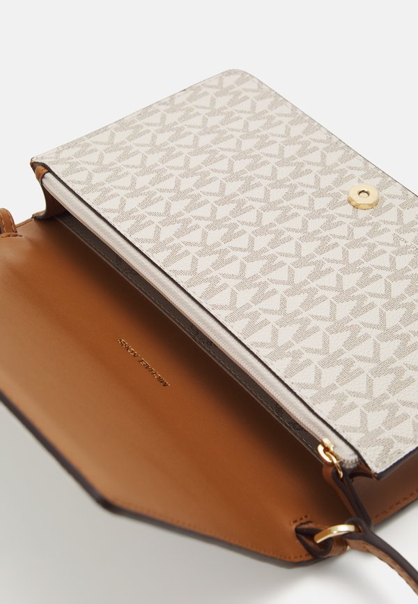 JET SET FLAP XBODY - Cross body bag - vanilla2