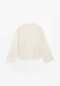 Pull léger beige avec un design tricoté texturé, manches longues, col et poignets contrastants plus clairs. Ourlet arrondi à l'arrière.