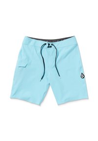 Shorts de bain bleu clair en tissu léger, dotés d'une taille élastique, d'un cordon de serrage noir, d'une poche latérale et d'un accent logo.