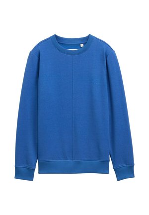 Sweatshirt bleu en tissu doux ; présente un col et des poignets côtelés, avec un détail de texte en relief à l'avant pour plus d'intérêt.