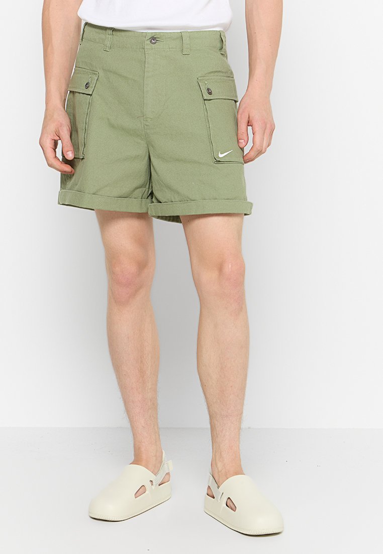 Nike Sportswear Shorts olijfgroen Nike Sportswear Shorts olijfgroen