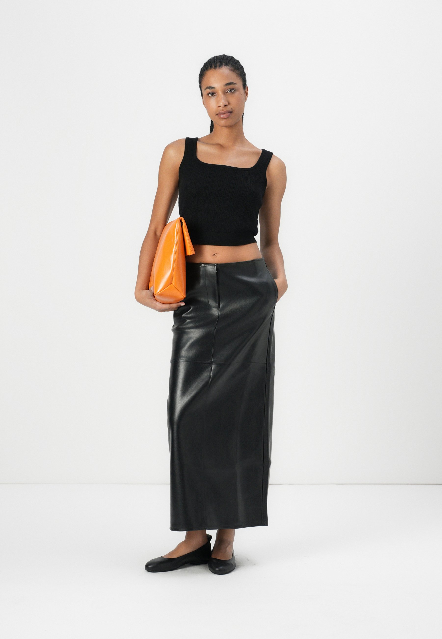 売れ筋商品|||ゲス Tシャツ レディース トップス LYLA TANK - Top - jet black Guess LYLA TANK - Top - jet black/nero - Zalando