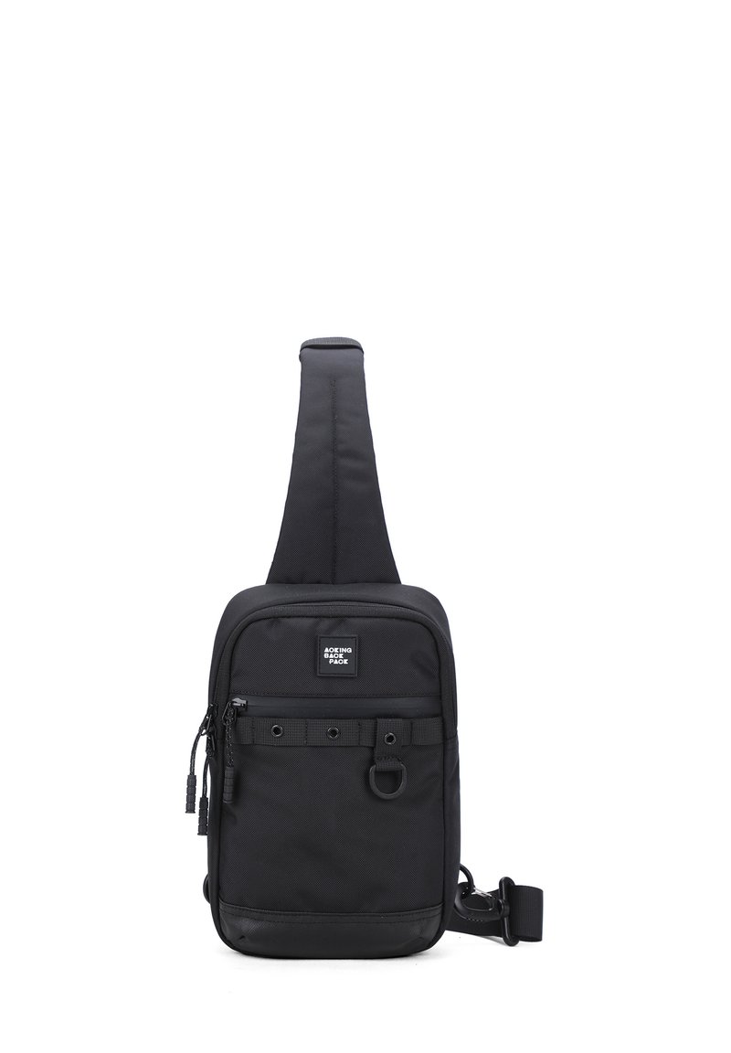 Borsa a tracolla nera realizzata in nylon resistente, di forma rettangolare, con scomparti con zip, tracolla regolabile e una finitura testurizzata.