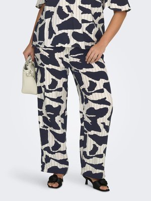 CARMISIA NORMAL GESCHNITTEN - Stoffhose - cloud dancer