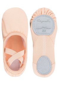 Pfirsichfarbene Ballettschuhe mit einem weichen Stoffoberteil, elastischen Kreuzriemen und einer grauen Wildledersohle. Größe 29 ist auf der Sohle angegeben.