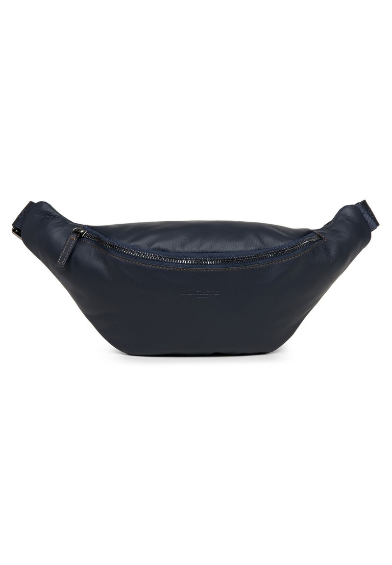 Marsupio in pelle blu navy con forma arrotondata, chiusura superiore con zip e dettagli di cucitura sottili. Presenta un logo brandizzato sul davanti.