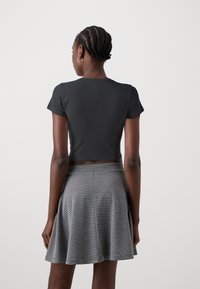 Hollister Co. CREW 3 PACK - T-shirt basic - bright white/heather/casual black