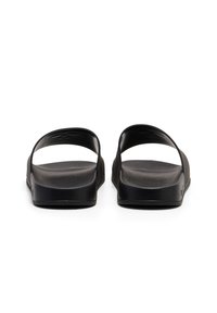 Hummel ESSENTIAL - Badesandale - black true blue