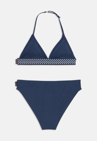 Μπικίνι σε ναυτικό μπλε χρώμα με τριγωνικό τοπ και εμπριμέ λωρίδα, και ριμπ παντελόνι. Κατασκευασμένο από μαλακό, ελαστικό υλικό.