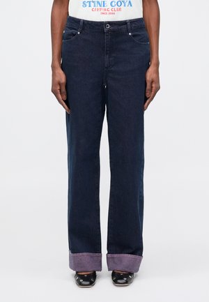 TWIST KNEE SEAMS PANTS - Džínsy voľného strihu - dark-blue denim