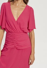 TUSSAH Długa sukienka