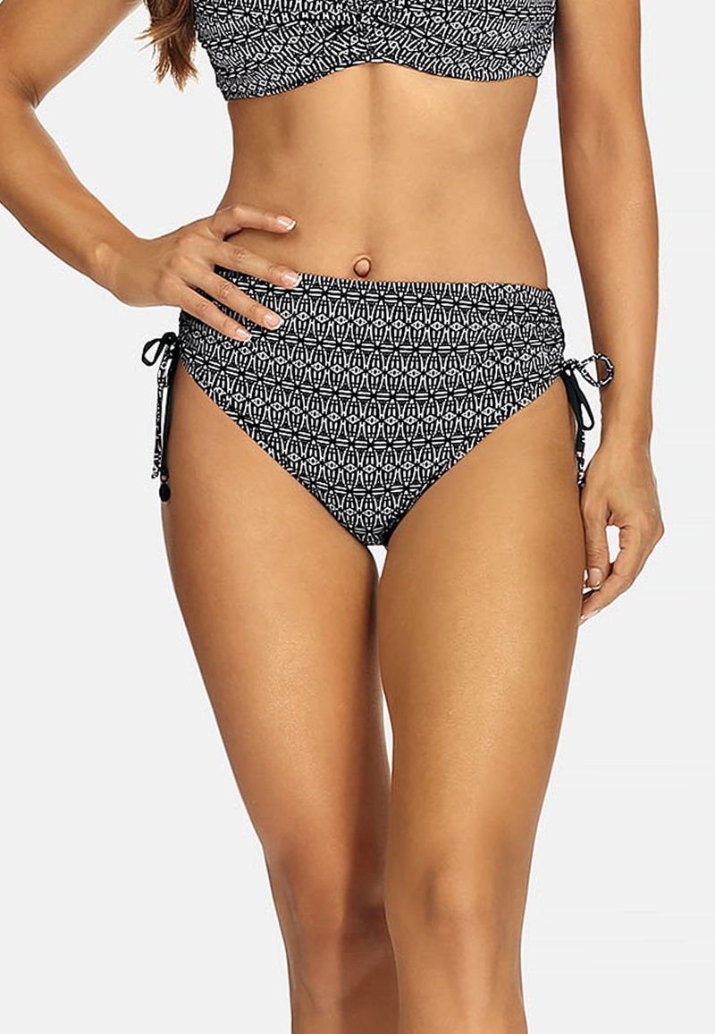 Czarny i biały bikini w wzory, z wysokim stanem, z regulowanymi wiązaniami po bokach oraz teksturowanym materiałem z geometrycznymi wzorami.