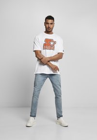 Starter HERREN BASKETBALL SKIN  - T-shirts print - white