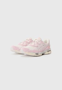 ASICS SportStyle GEL NYC UNISEX - Sportcipő - cream/rose water