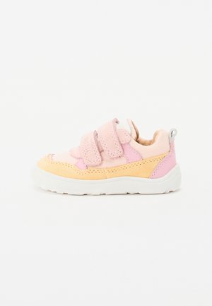ELROY BAREFOOT UNISEX - Kruipschoentjes - dusty rose