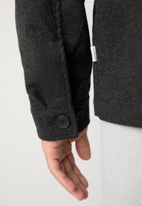 Lindbergh CROPPED LENGTH OVERSHIRT JACKET - Jachetă de vară - black melange