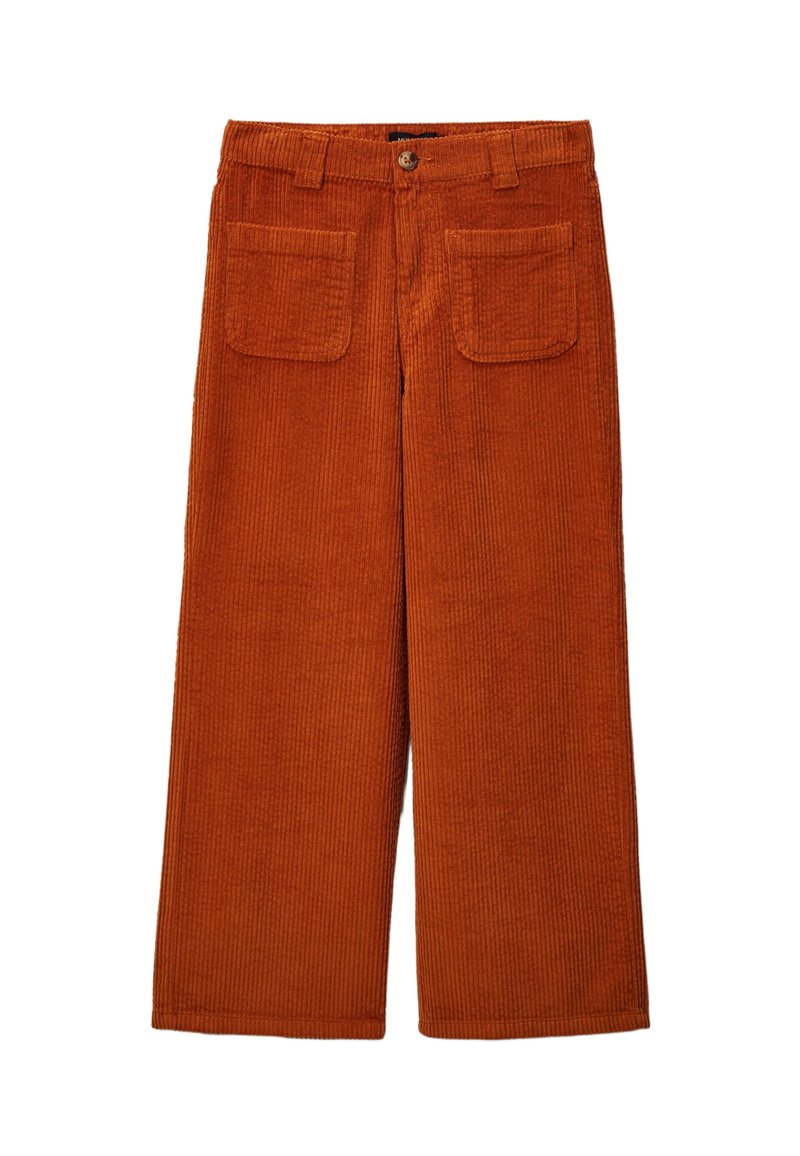 Pantalons larges en velours côtelé orange avec deux poches avant et une fermeture à bouton. Texture à côtes verticales sur l'ensemble du tissu.