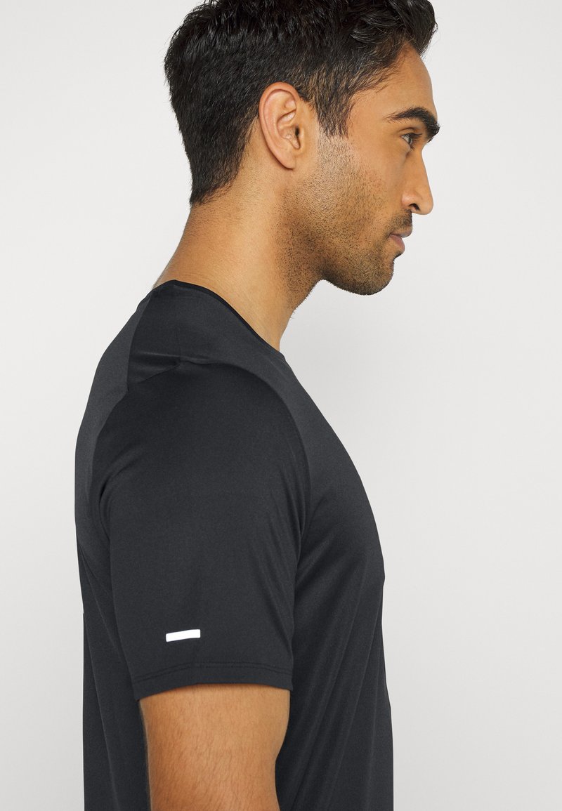 Herren Shirts | Nike Performance RUN MILER T-Shirt print black/schwarz - BS20536 Herren Shirts | Nike Performance RUN MILER T-Shirt print black/schwarz - BS20536