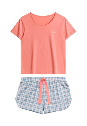 Koronkowy top z krótkim rękawem o zaokrąglonym dekolcie i małym logo; szorty w kratę w kolorach niebieskim, białym i różowym z troczkiem w pasie, o luźnym kroju.