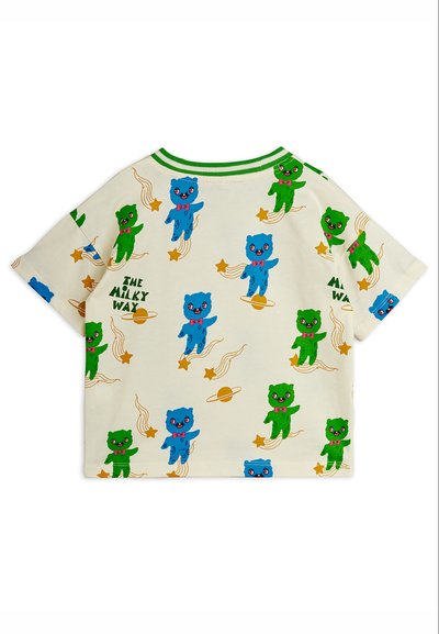 Παιδικό κρεμ κοντομάνικο πουκάμισο με γιακά με πράσινες ρίγες, διακοσμημένο με πράσινες και μπλε καρτούν αρκούδες, αστέρια, πλανήτες και το μοτίβο κειμένου «Ο Γαλαξίας της Άλλης Οδού».