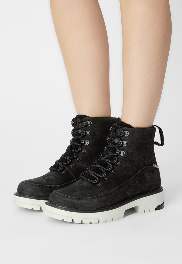 SOLVI - Schnürstiefelette