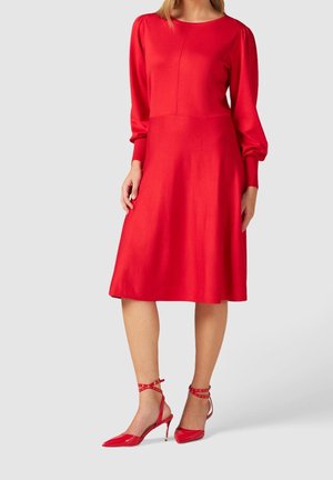 Robe pull - red
