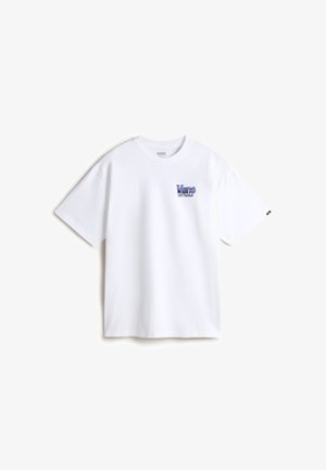 Witte korte mouw Vans t-shirt met klein blauw "Vans Off The Wall" logo op de linkerborst en een klein zwart label op de rechtermouw.
