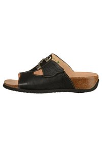 Schwarze Leder-Sandale mit offenem Zehenbereich, strukturierten Akzenten und einer Kork-Zwischensohle, mit einer dekorativen Metall-Schnalle an der Seite.
