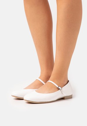 Tamaris Riemchenballerina - white