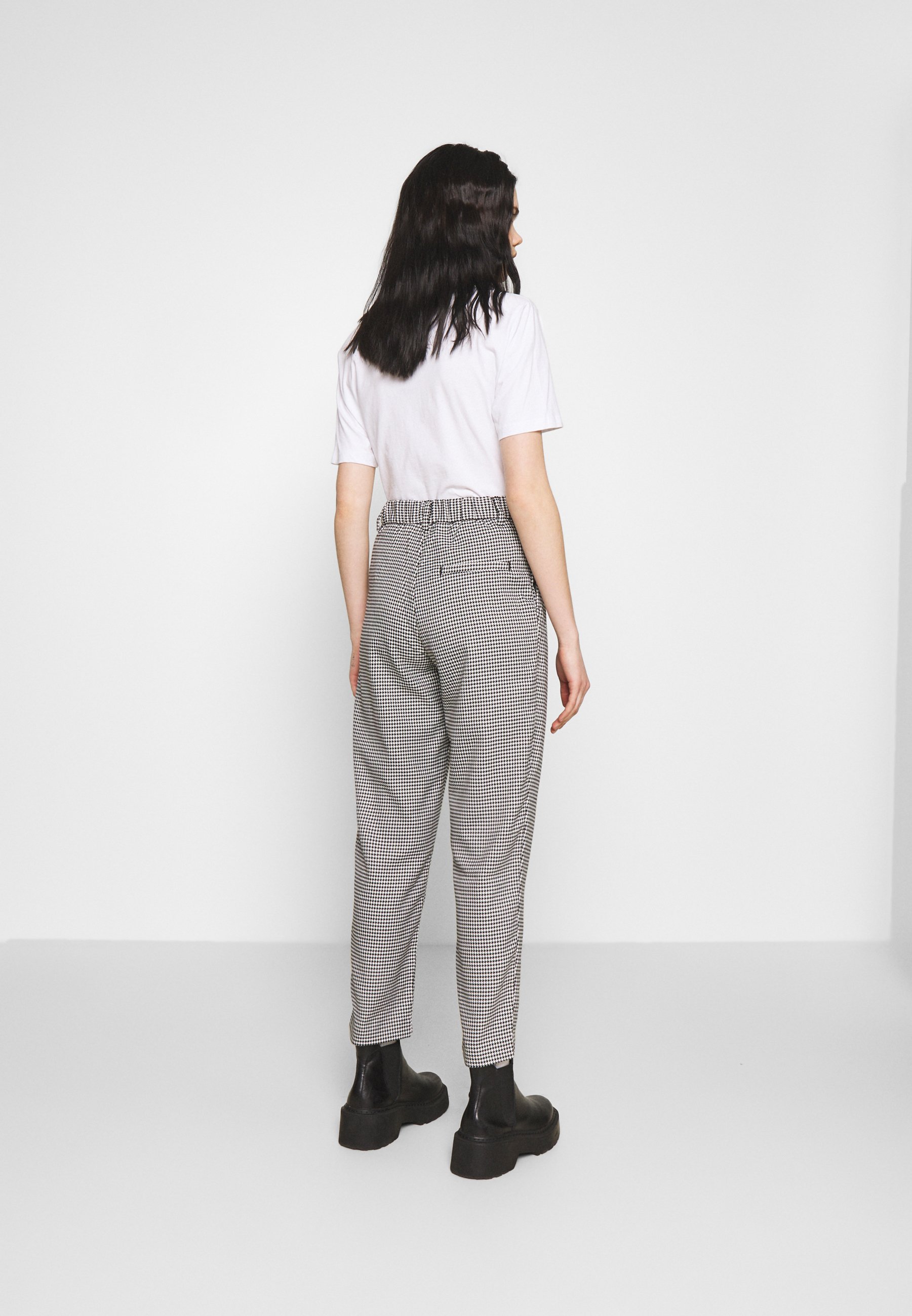 Monki Trousers - black/white/black 